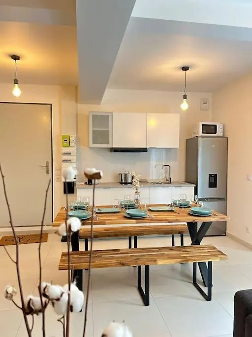 Chic In Paris - Oberkampf Apartment